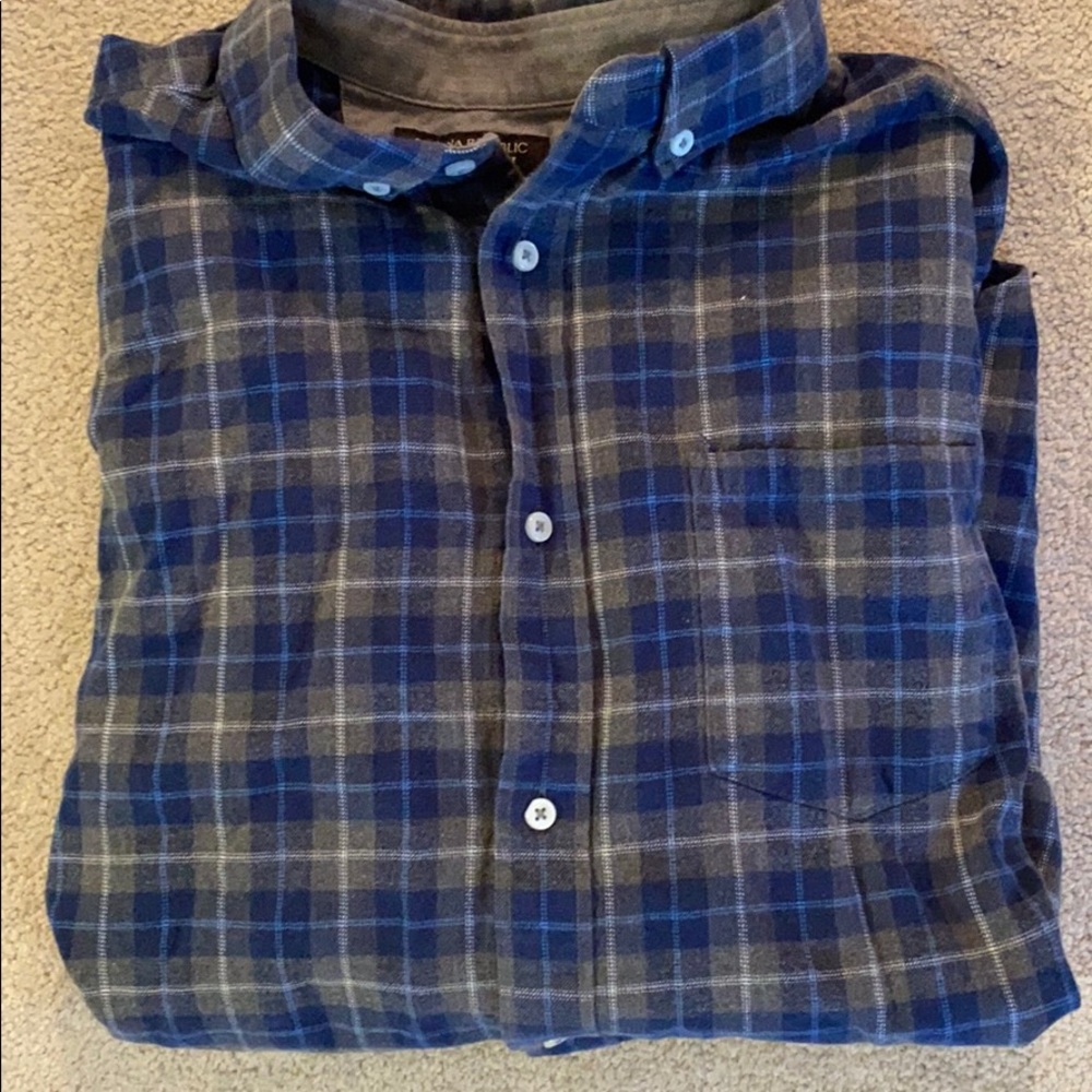 Men’s flannel button down